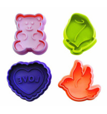 Lot de 4 emporte-pièces avec Poussoir Saint Valentin